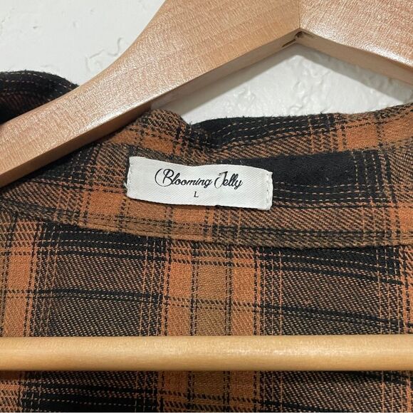 Copper Women’s Plaid Button Down - Picture 6 of 8